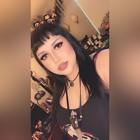 Meet your Posher, Julia - Picture 1 of 1